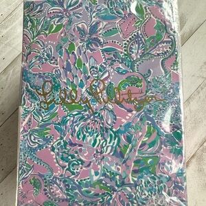 Lilly Pulitzer NEW IN BOX Coconut Crew Candle,‎ 8 oz, GWP